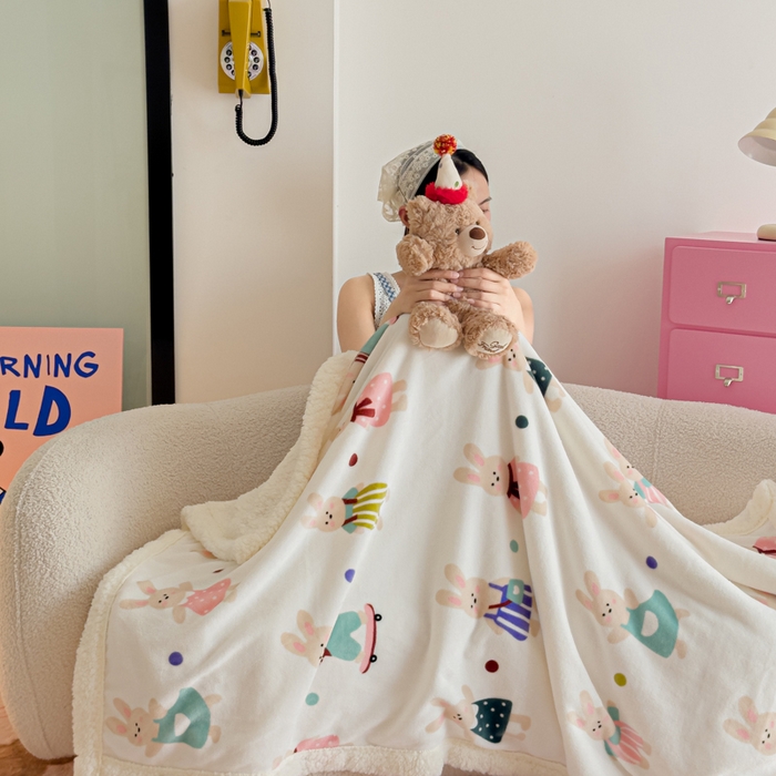 91家纺网 家纺一手货源 找家纺 温眠家纺 2025新款ins羊羔绒牛奶绒可被套休闲毯单被套-毯子图 羊-花间兔