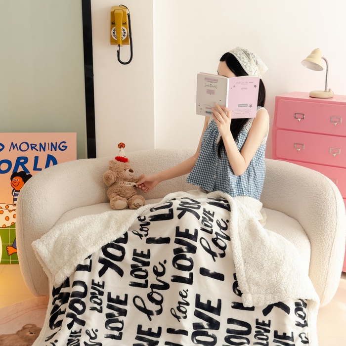 91家纺网 家纺一手货源 找家纺 温眠家纺 2025新款ins羊羔绒牛奶绒可被套休闲毯单被套-毯子图 羊-情话