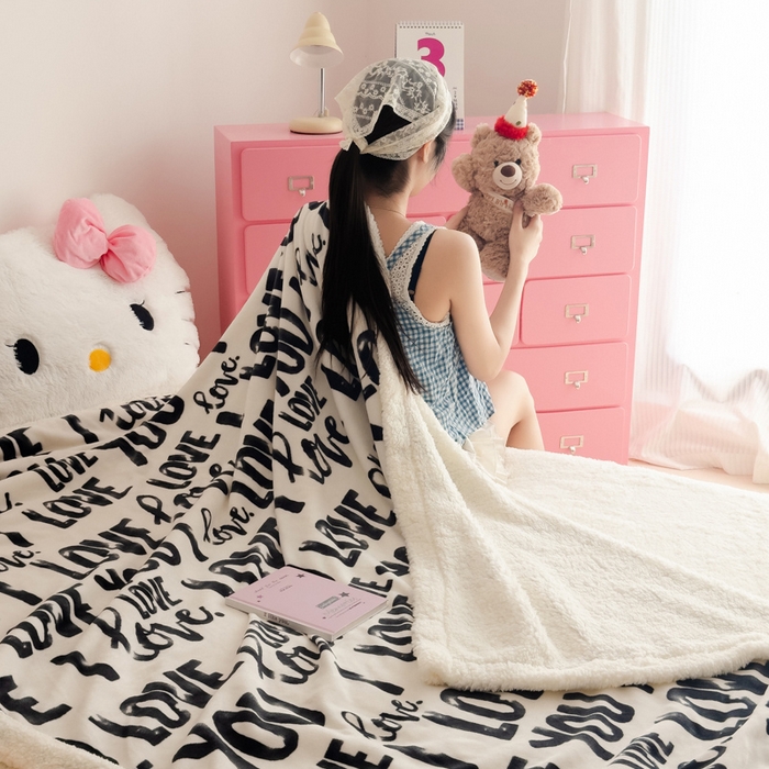 91家纺网 家纺一手货源 找家纺 温眠家纺 2025新款ins羊羔绒牛奶绒可被套休闲毯单被套-毯子图 羊-情话