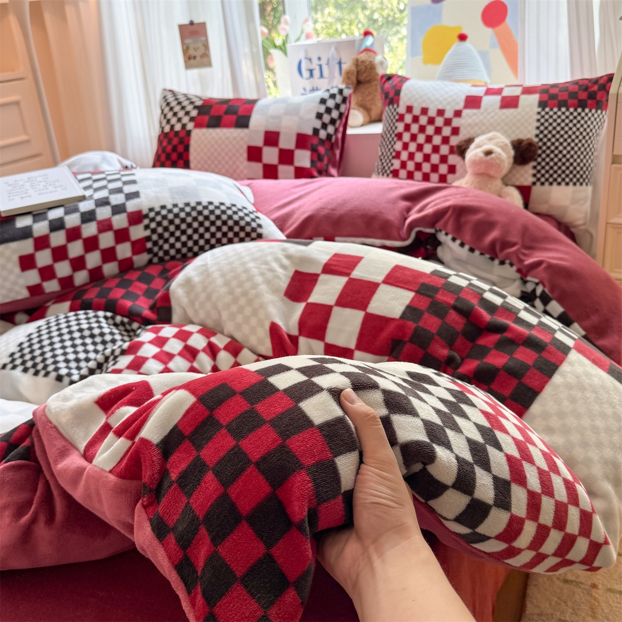 91家纺网 家纺一手货源 找家纺 温眠家纺 2025新款全工艺200克牛奶绒印花四件套 迷格