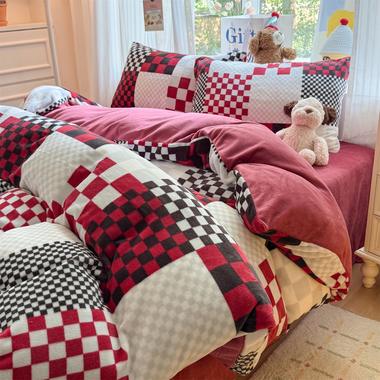 91家纺网 家纺一手货源 找家纺 温眠家纺 2025新款全工艺200克牛奶绒印花四件套 迷格