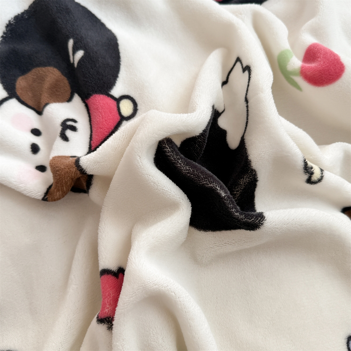 91家纺网 家纺一手货源 找家纺 温眠家纺 2025新款全工艺200克牛奶绒印花四件套 爱丁屋