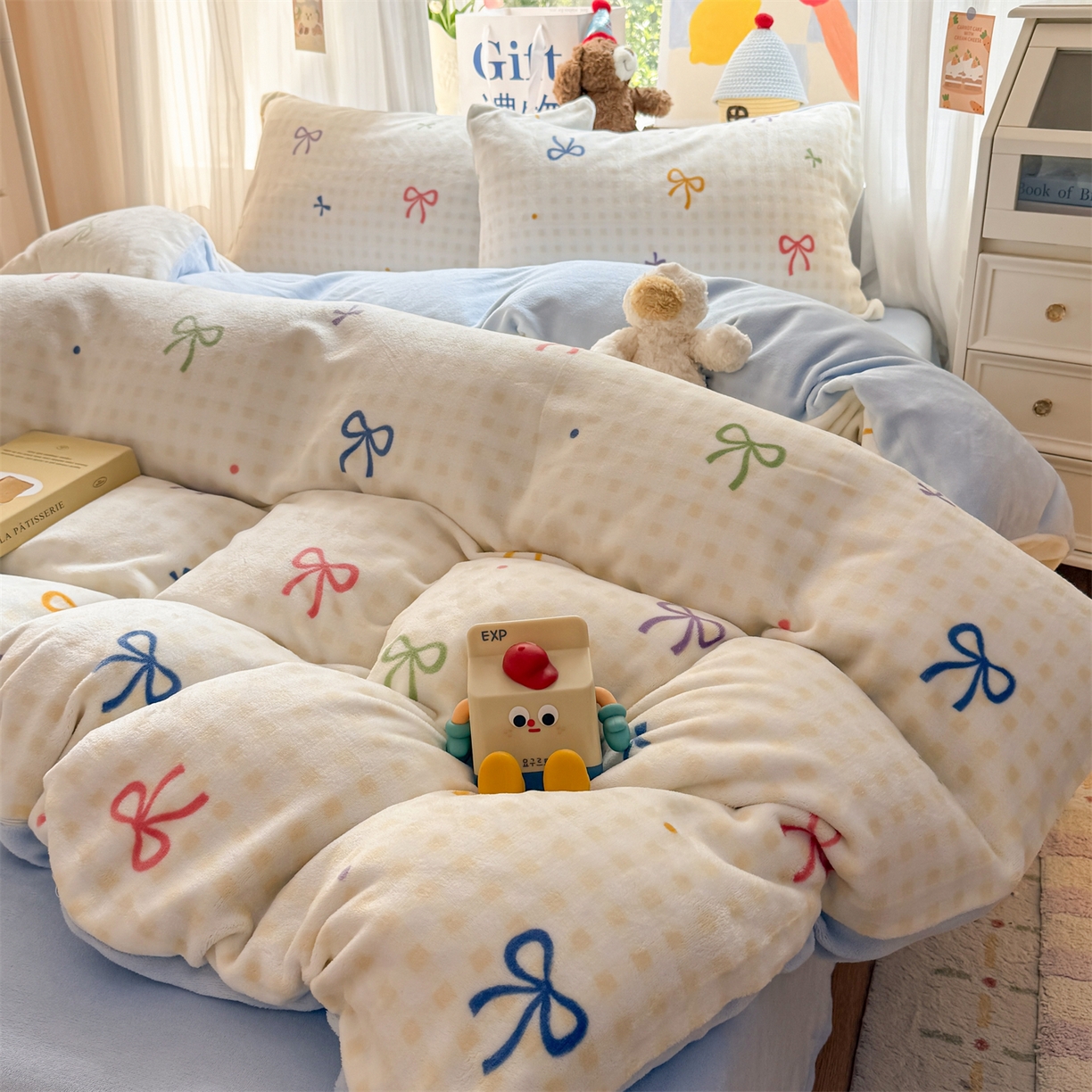 91家纺网 家纺一手货源 找家纺 温眠家纺 2025新款全工艺200克牛奶绒印花四件套 彩色物语黄