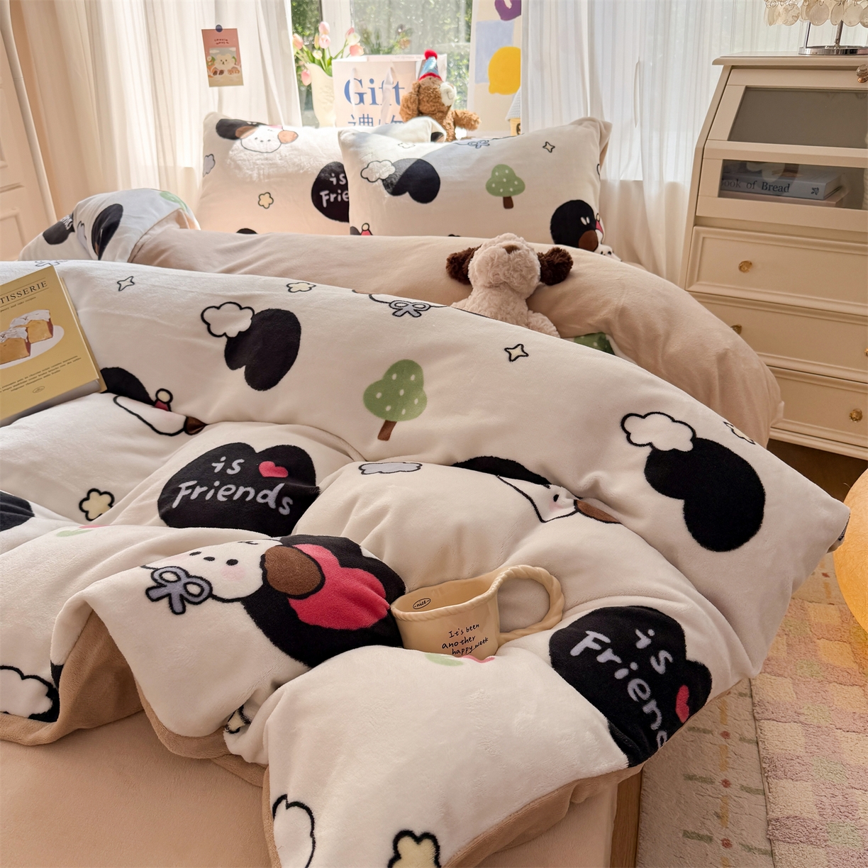 91家纺网 家纺一手货源 找家纺 温眠家纺 2025新款全工艺200克牛奶绒印花四件套 爱丁屋