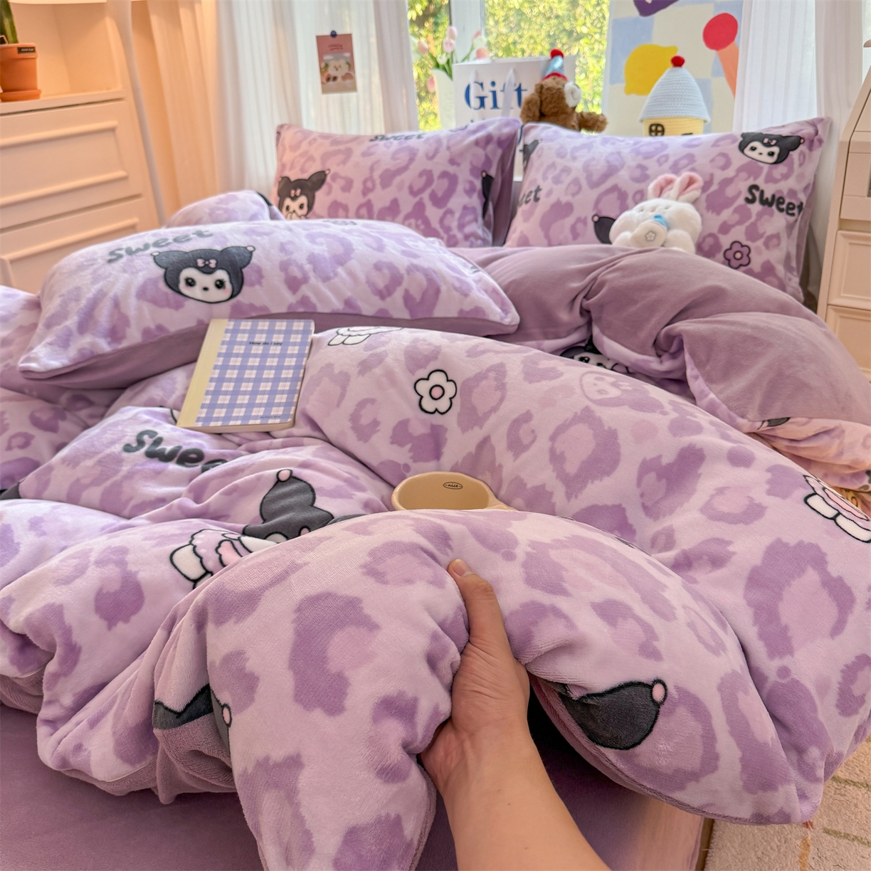 91家纺网 家纺一手货源 找家纺 温眠家纺 2025新款全工艺200克牛奶绒印花四件套 淘气