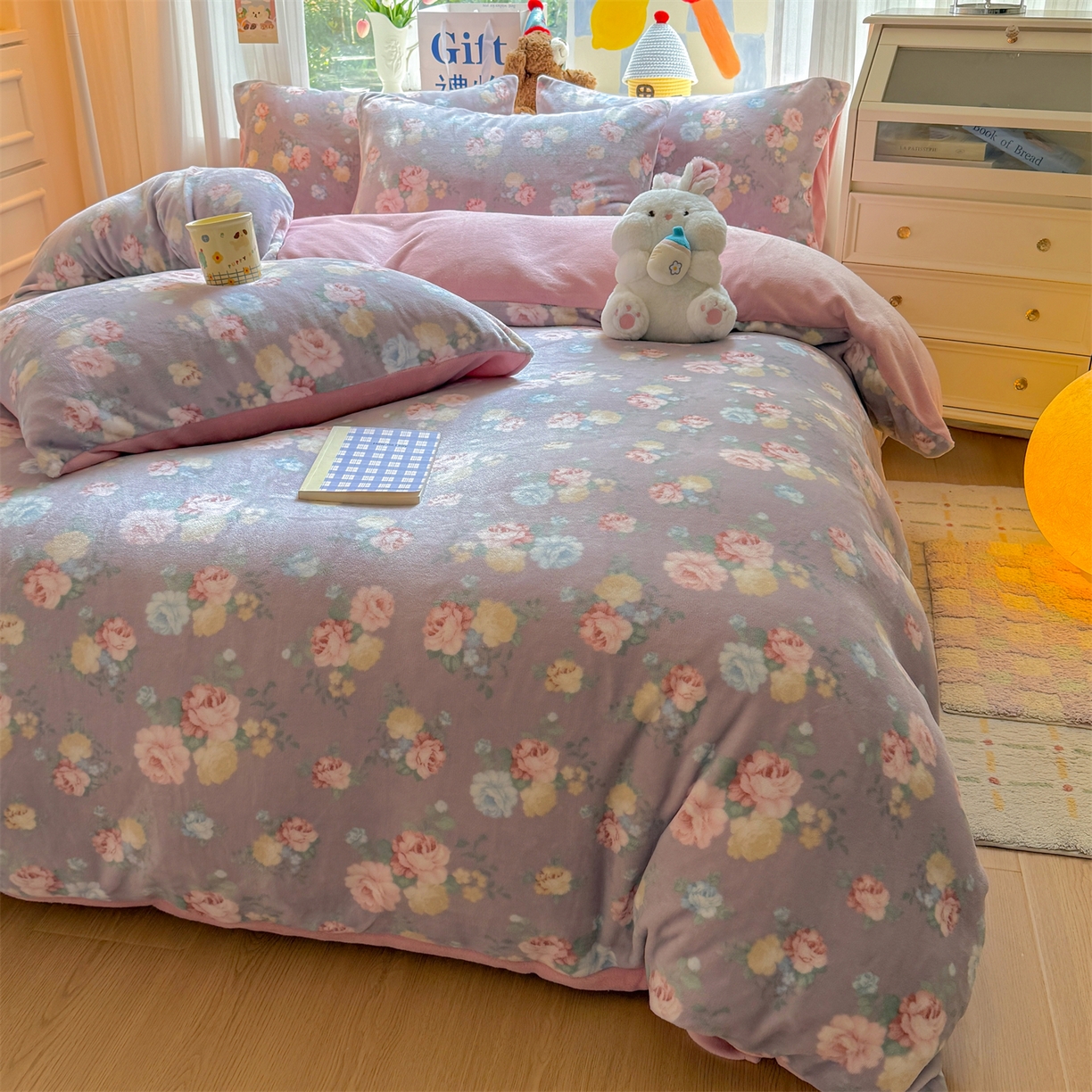 91家纺网 家纺一手货源 找家纺 温眠家纺 2025新款全工艺200克牛奶绒印花四件套 春语