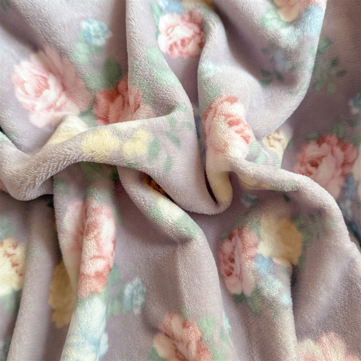 91家纺网 家纺一手货源 找家纺 温眠家纺 2025新款全工艺200克牛奶绒印花四件套 春语