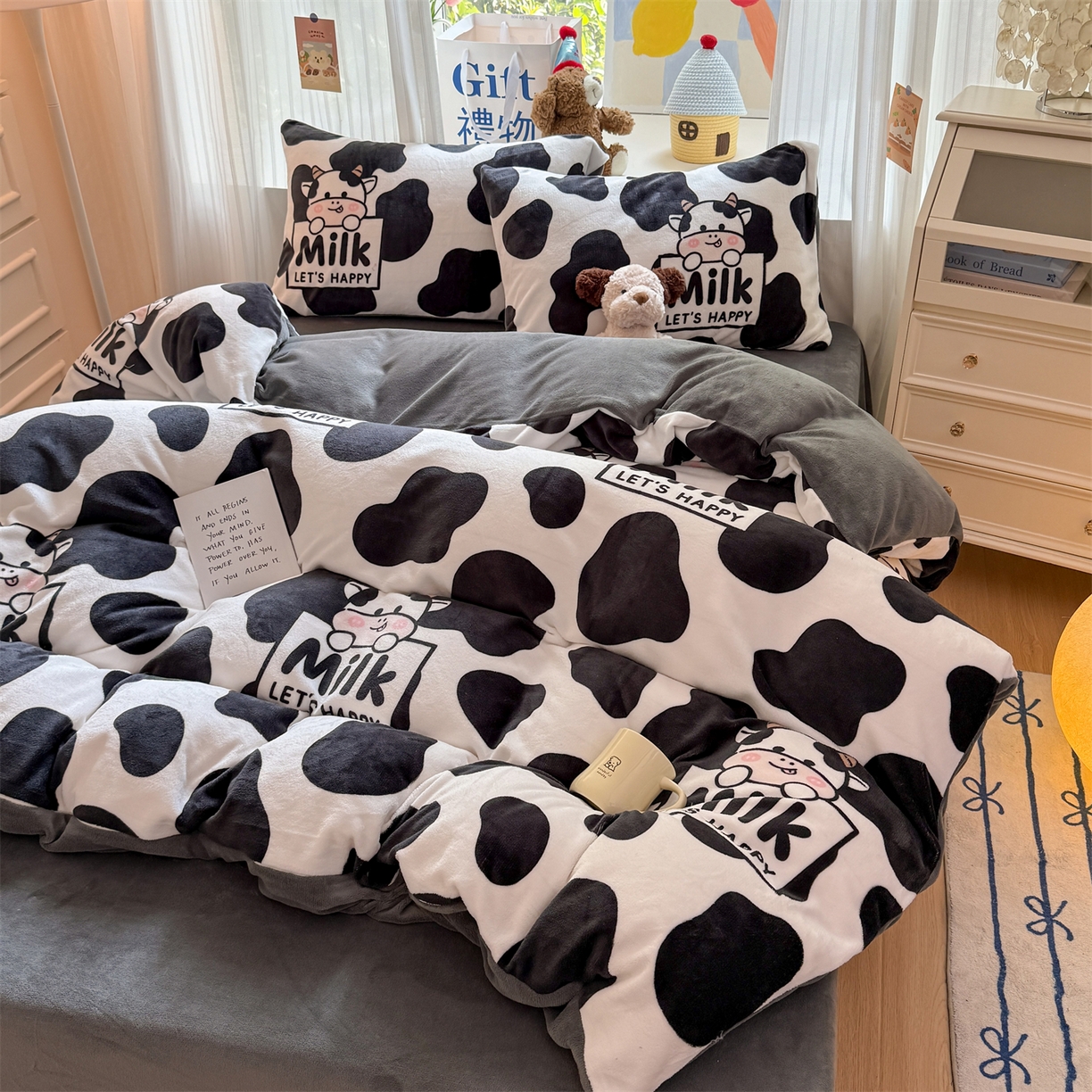 91家纺网 家纺一手货源 找家纺 温眠家纺 2025新款全工艺200克牛奶绒印花四件套 奶牛