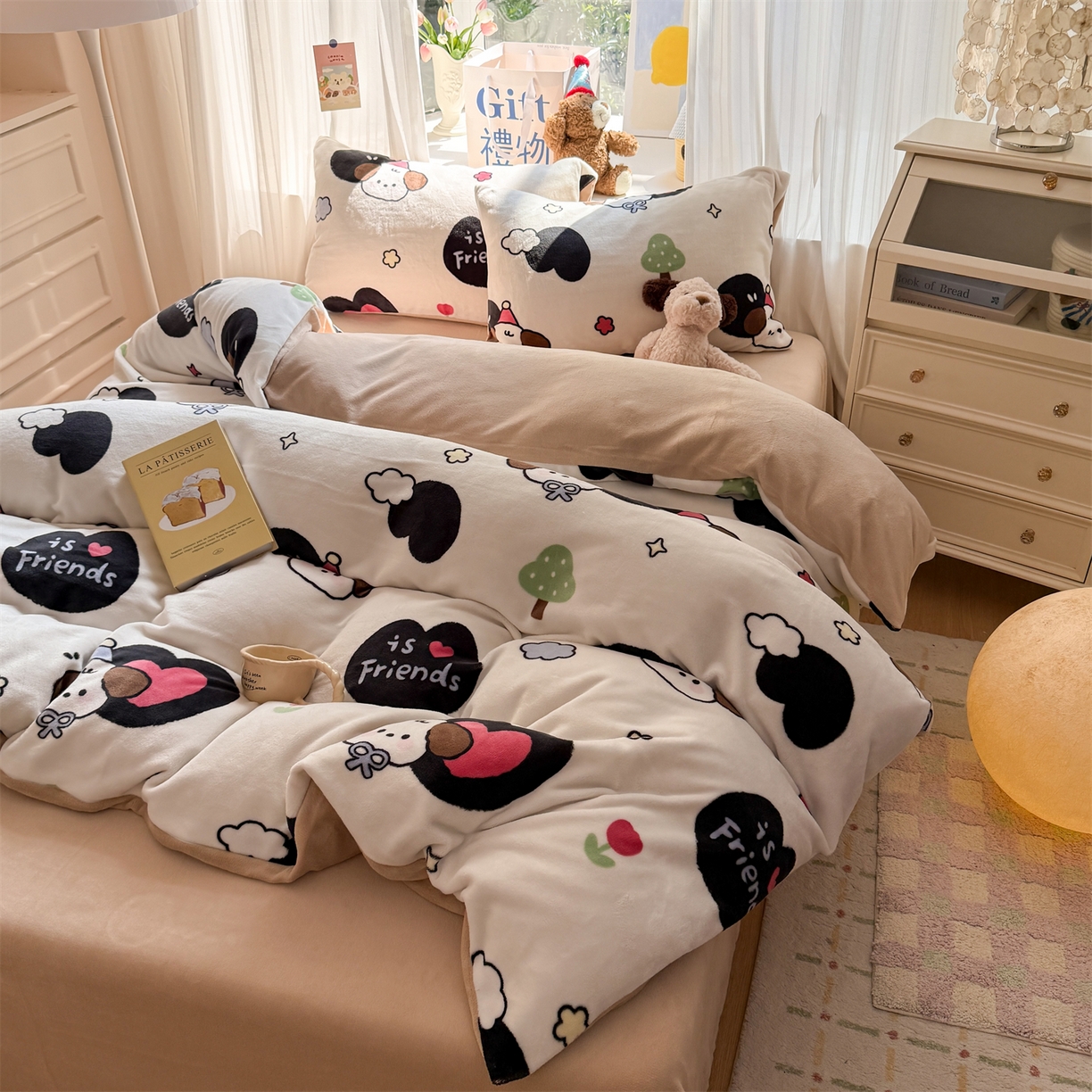 91家纺网 家纺一手货源 找家纺 温眠家纺 2025新款全工艺200克牛奶绒印花四件套 爱丁屋