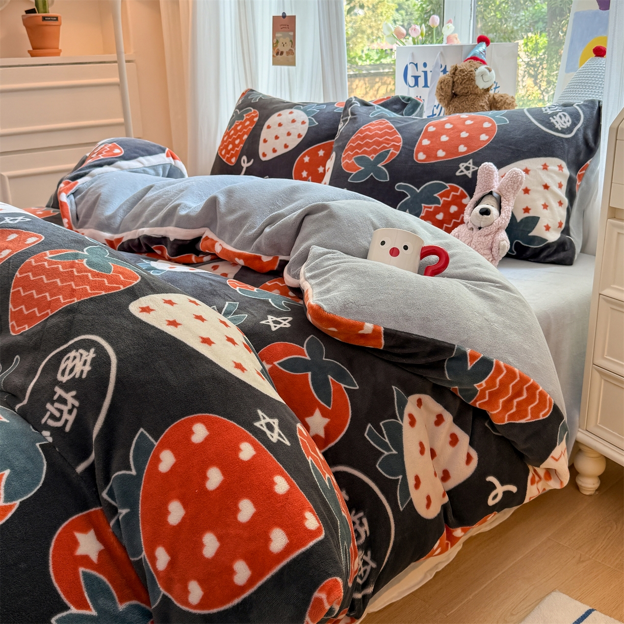 91家纺网 家纺一手货源 找家纺 温眠家纺 2025新款全工艺200克牛奶绒印花四件套 觅光里