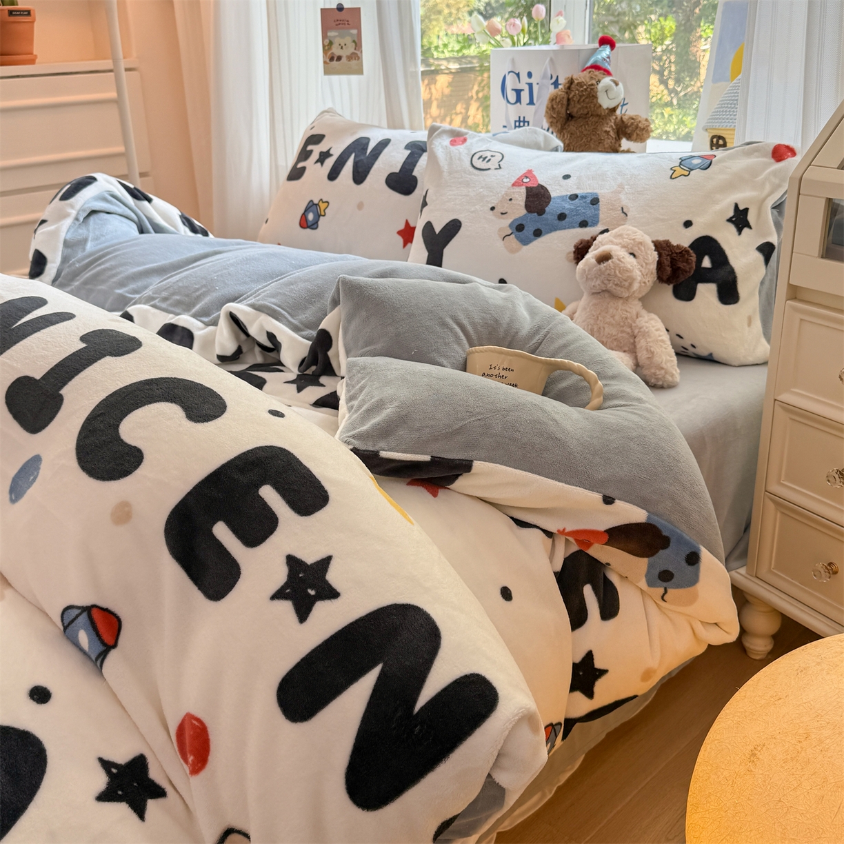 91家纺网 家纺一手货源 找家纺 温眠家纺 2025新款全工艺200克牛奶绒印花四件套 童话