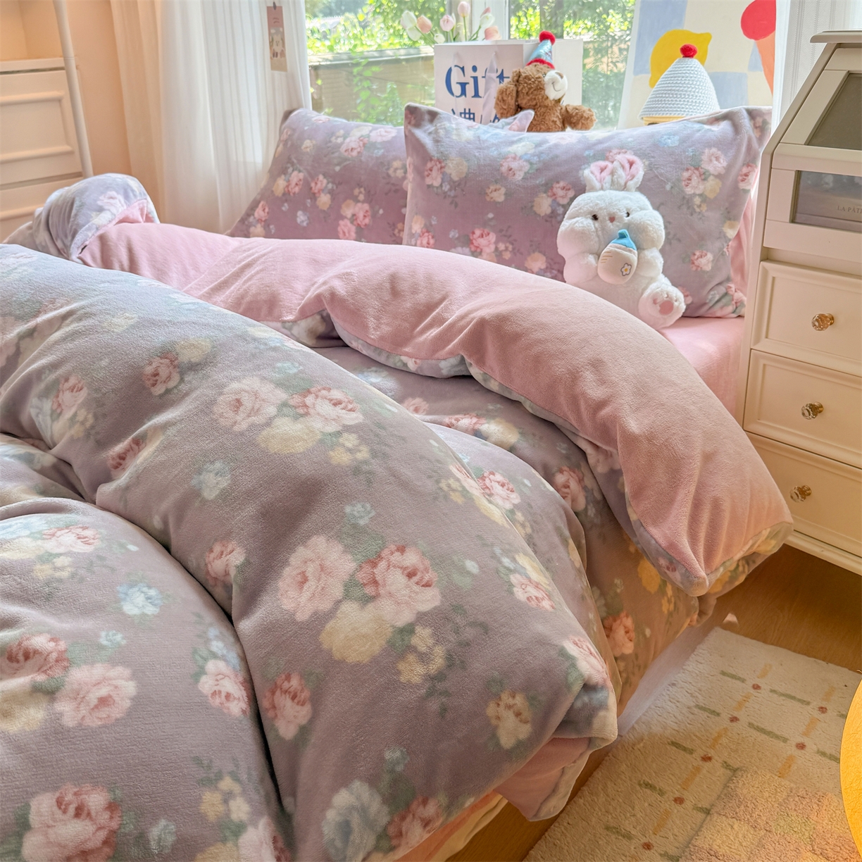 91家纺网 家纺一手货源 找家纺 温眠家纺 2025新款全工艺200克牛奶绒印花四件套 春语