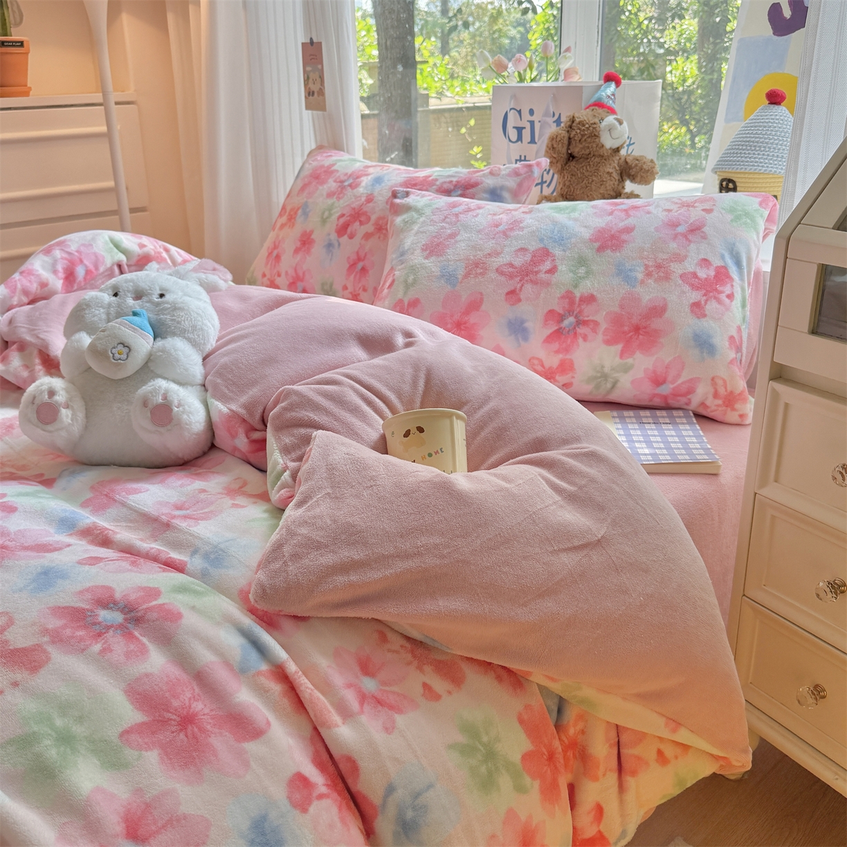 91家纺网 家纺一手货源 找家纺 温眠家纺 2025新款全工艺200克牛奶绒印花四件套 花海