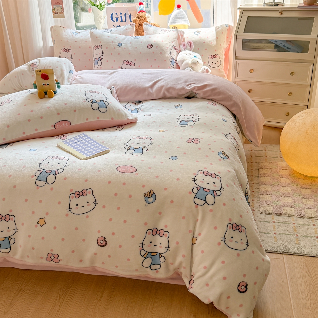 91家纺网 家纺一手货源 找家纺 温眠家纺 2025新款全工艺200克牛奶绒印花四件套 爱心猫咪