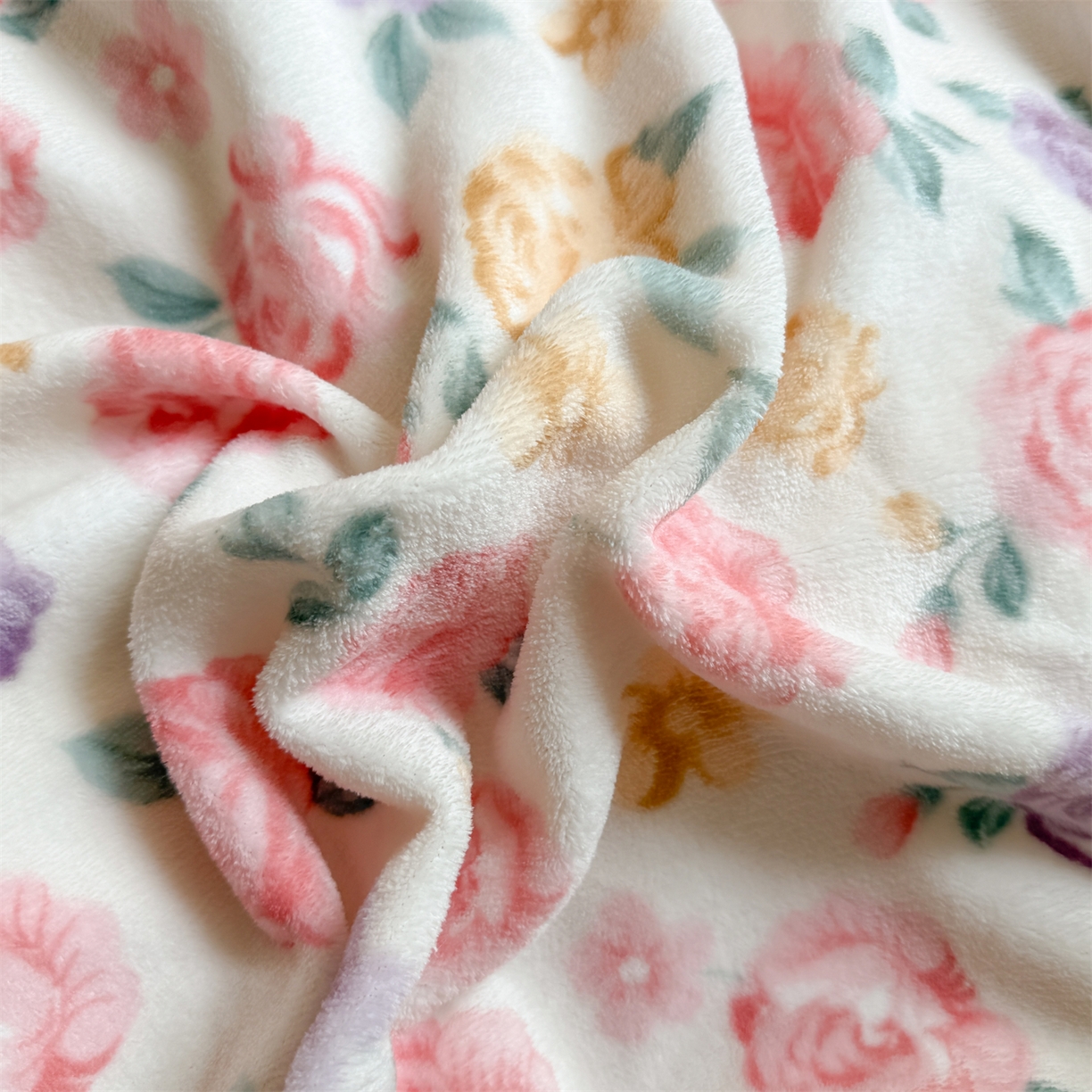 91家纺网 家纺一手货源 找家纺 温眠家纺 2025新款全工艺200克牛奶绒印花四件套 花镜