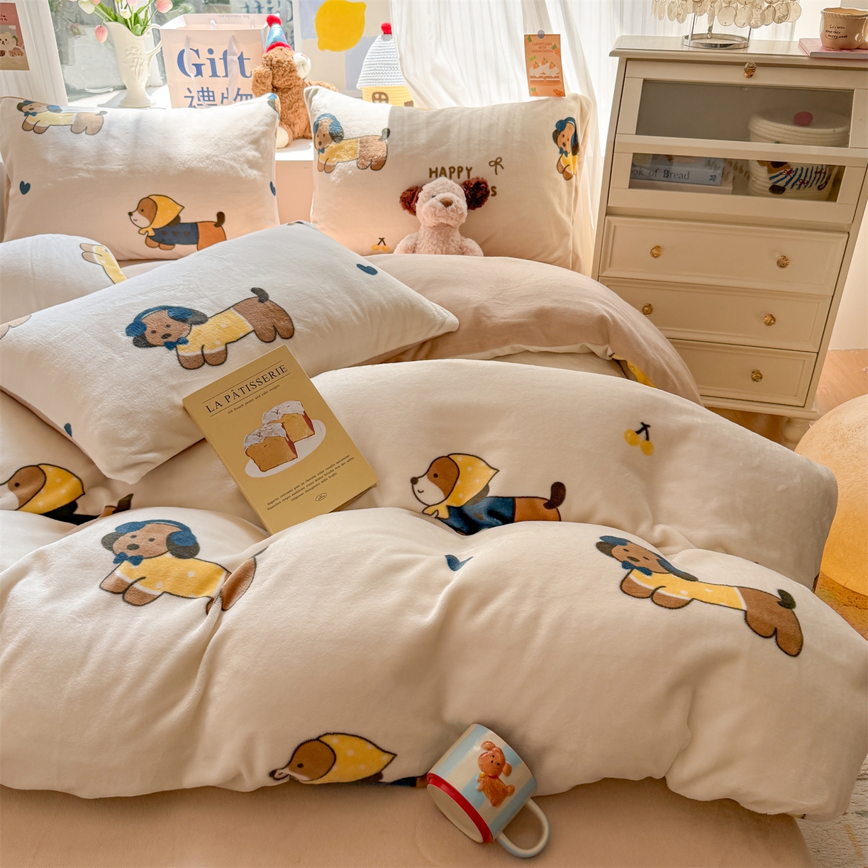 91家纺网 家纺一手货源 找家纺 温眠家纺 2025新款全工艺200克牛奶绒印花四件套 巴迪狗