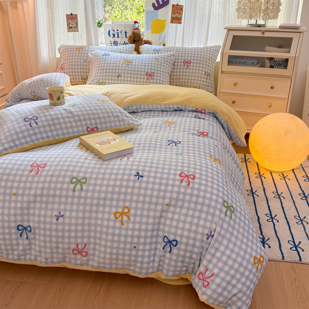 91家纺网 家纺一手货源 找家纺 温眠家纺 2025新款全工艺200克牛奶绒印花四件套 彩色物语蓝