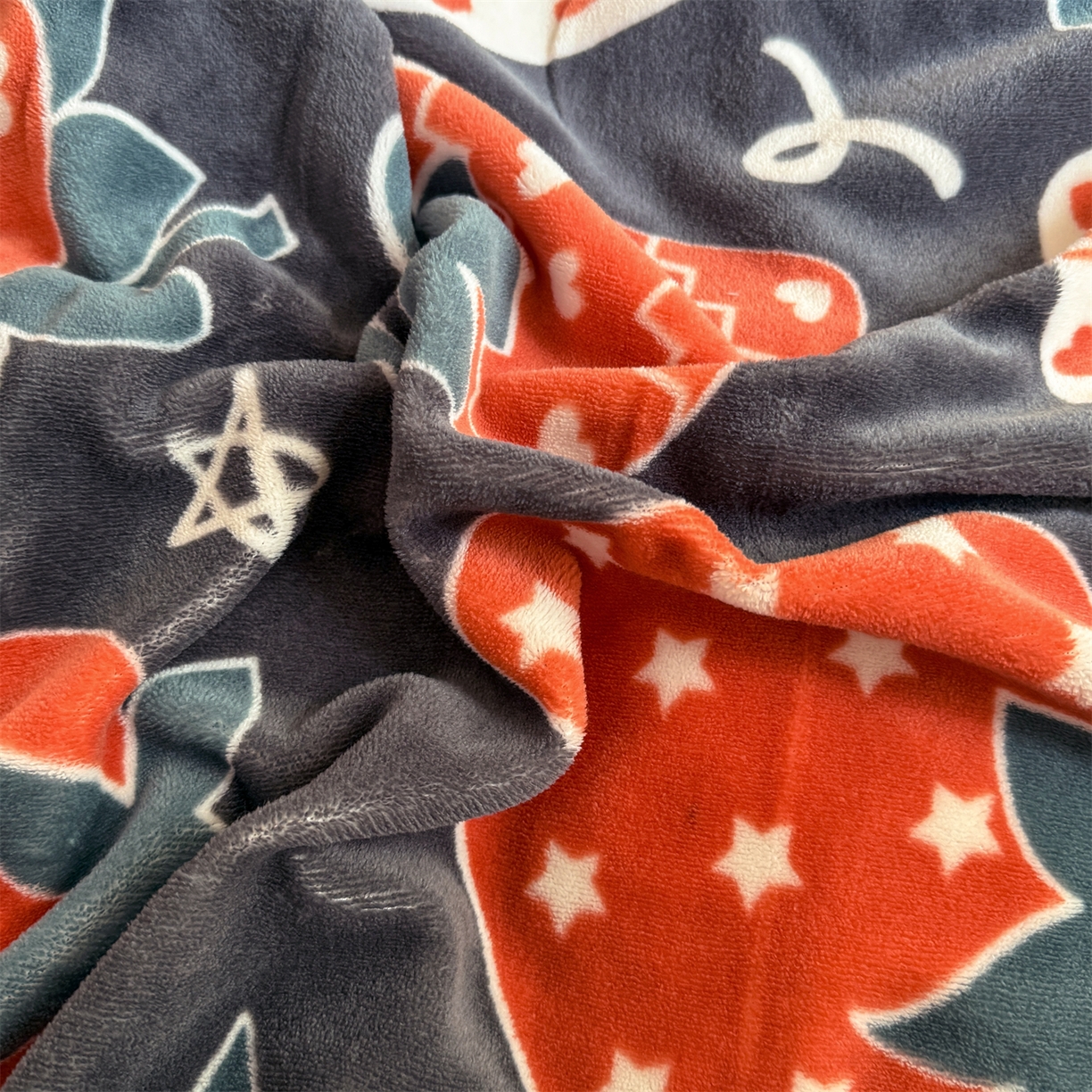 91家纺网 家纺一手货源 找家纺 温眠家纺 2025新款全工艺200克牛奶绒印花四件套 觅光里