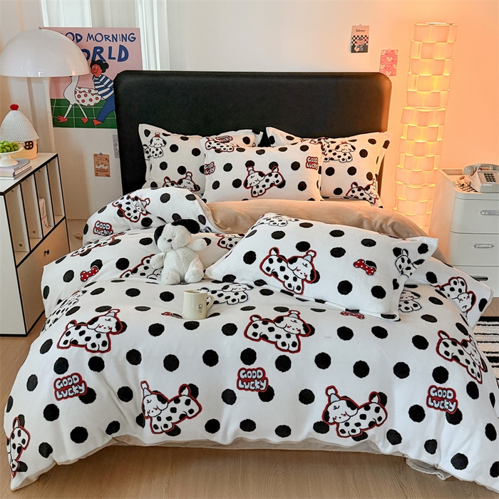 91家纺网 家纺一手货源 找家纺 温眠家纺 2025新款加厚牛奶绒四件套跑量款 波点小狗