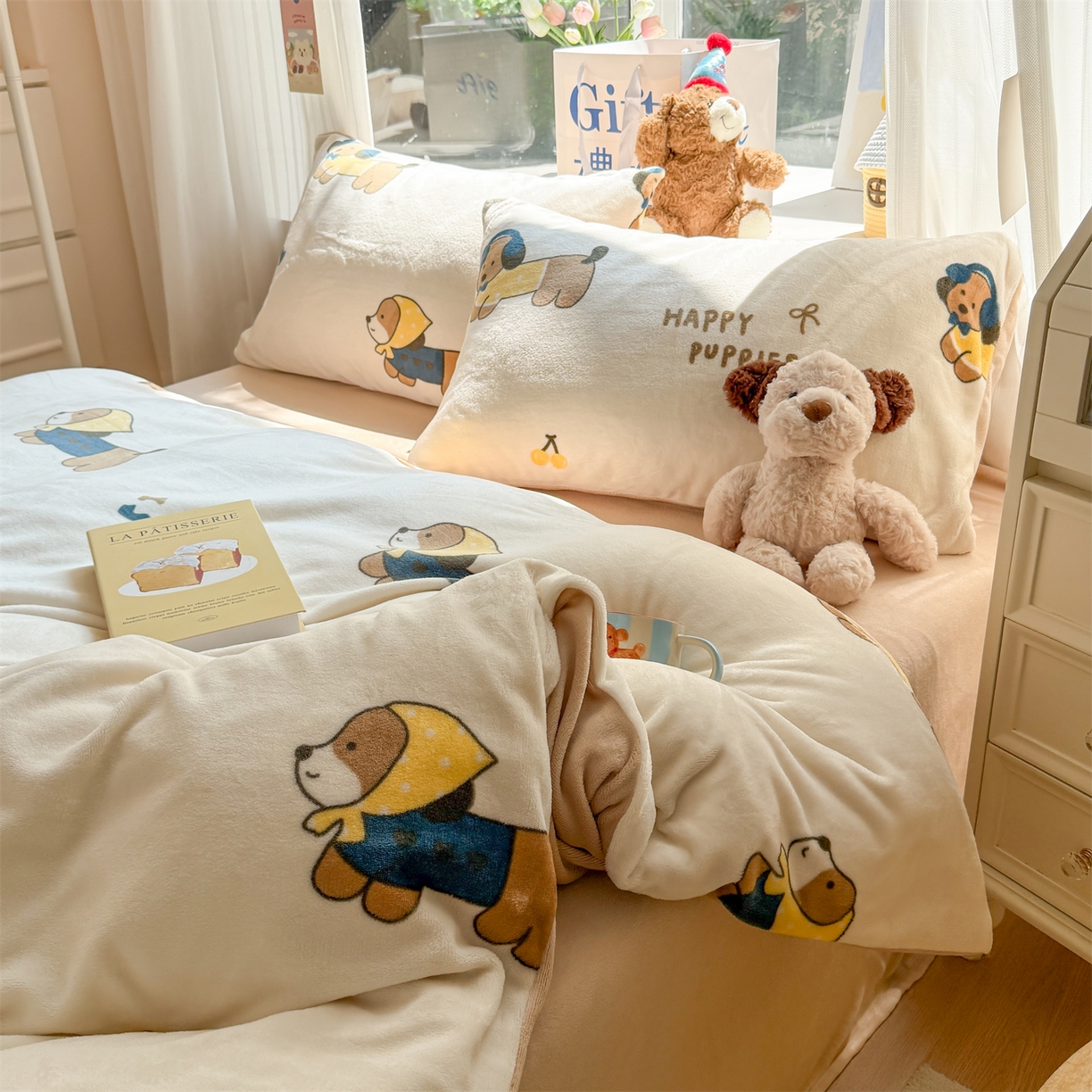 91家纺网 家纺一手货源 找家纺 温眠家纺 2025新款全工艺200克牛奶绒印花四件套 巴迪狗