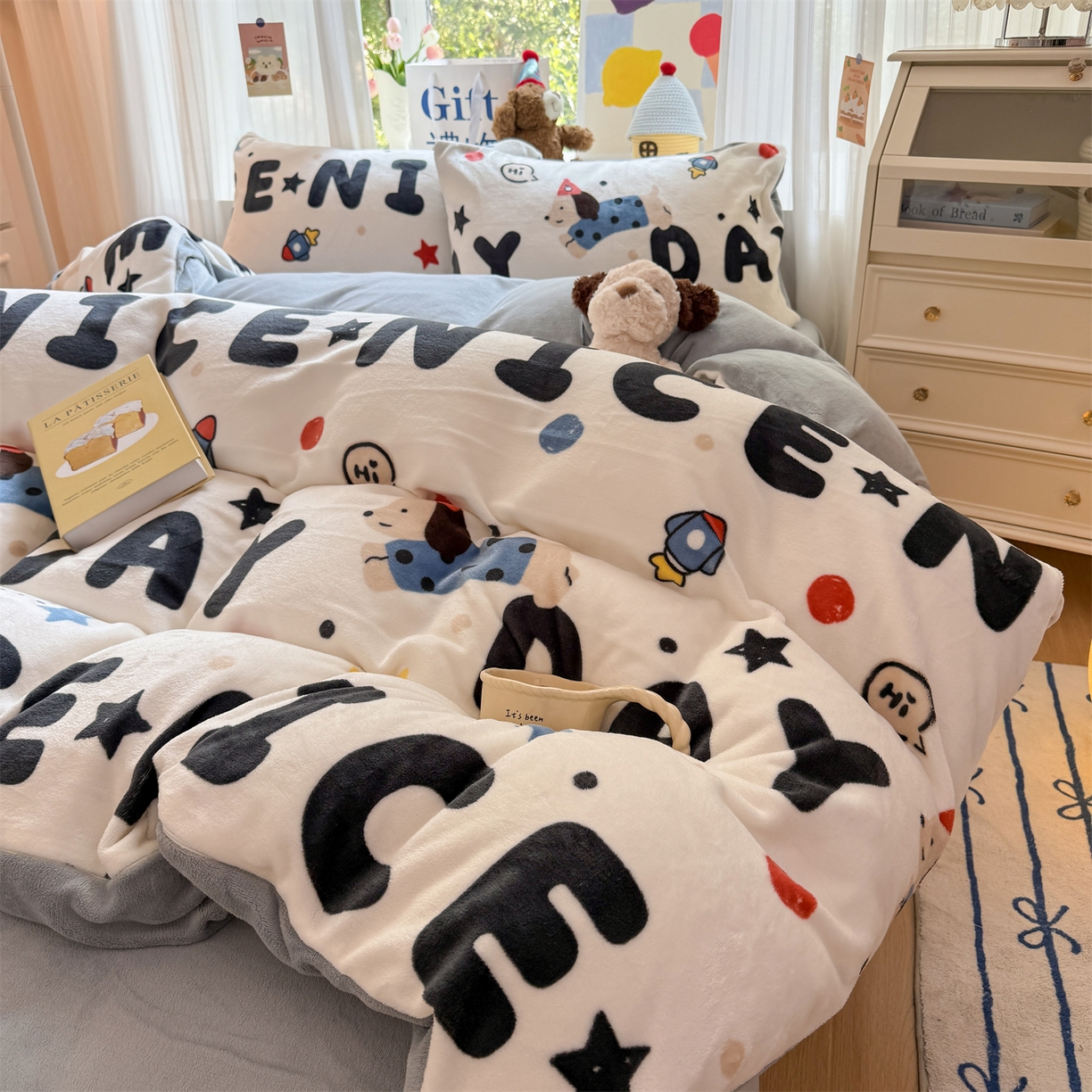 91家纺网 家纺一手货源 找家纺 温眠家纺 2025新款全工艺200克牛奶绒印花四件套 童话