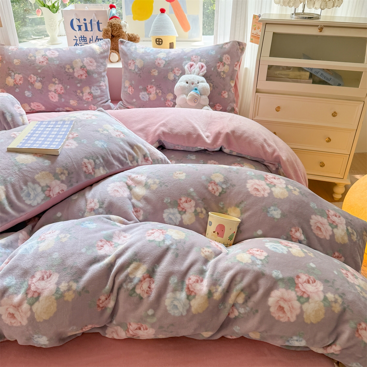 91家纺网 家纺一手货源 找家纺 温眠家纺 2025新款全工艺200克牛奶绒印花四件套 春语