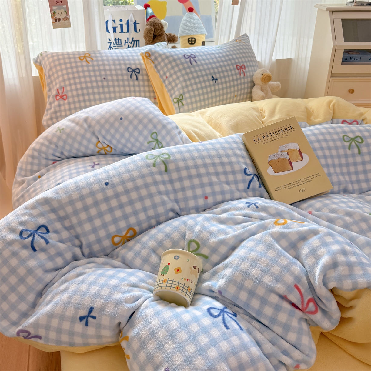 91家纺网 家纺一手货源 找家纺 温眠家纺 2025新款全工艺200克牛奶绒印花四件套 彩色物语蓝