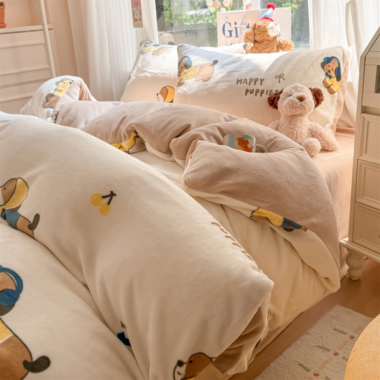 91家纺网 家纺一手货源 找家纺 温眠家纺 2025新款全工艺200克牛奶绒印花四件套 巴迪狗