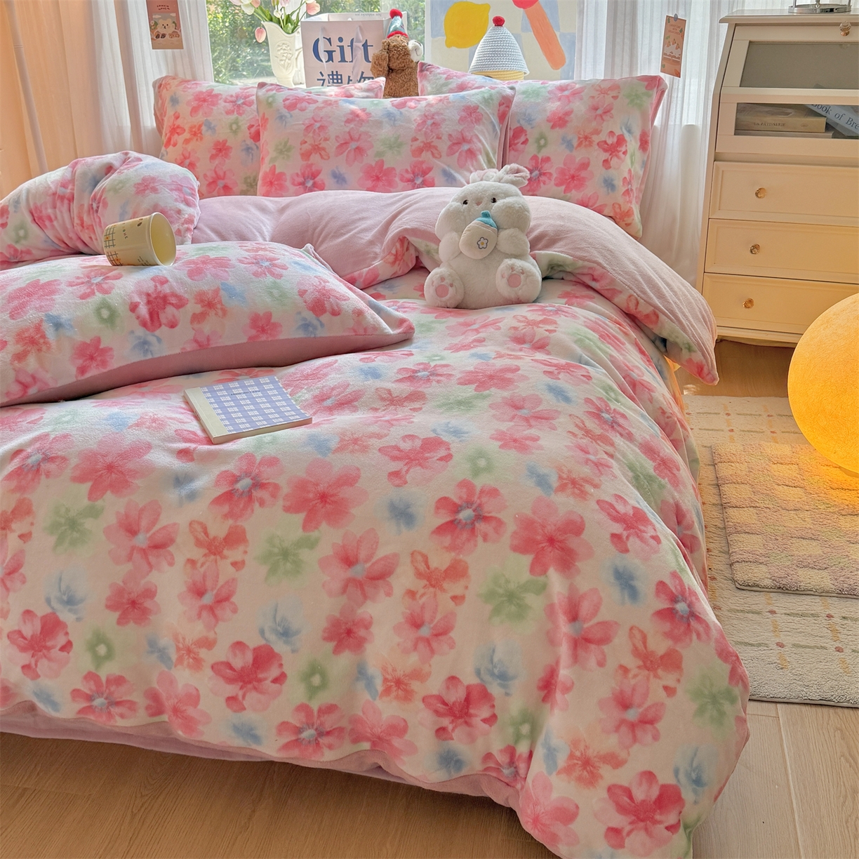 91家纺网 家纺一手货源 找家纺 温眠家纺 2025新款全工艺200克牛奶绒印花四件套 花海