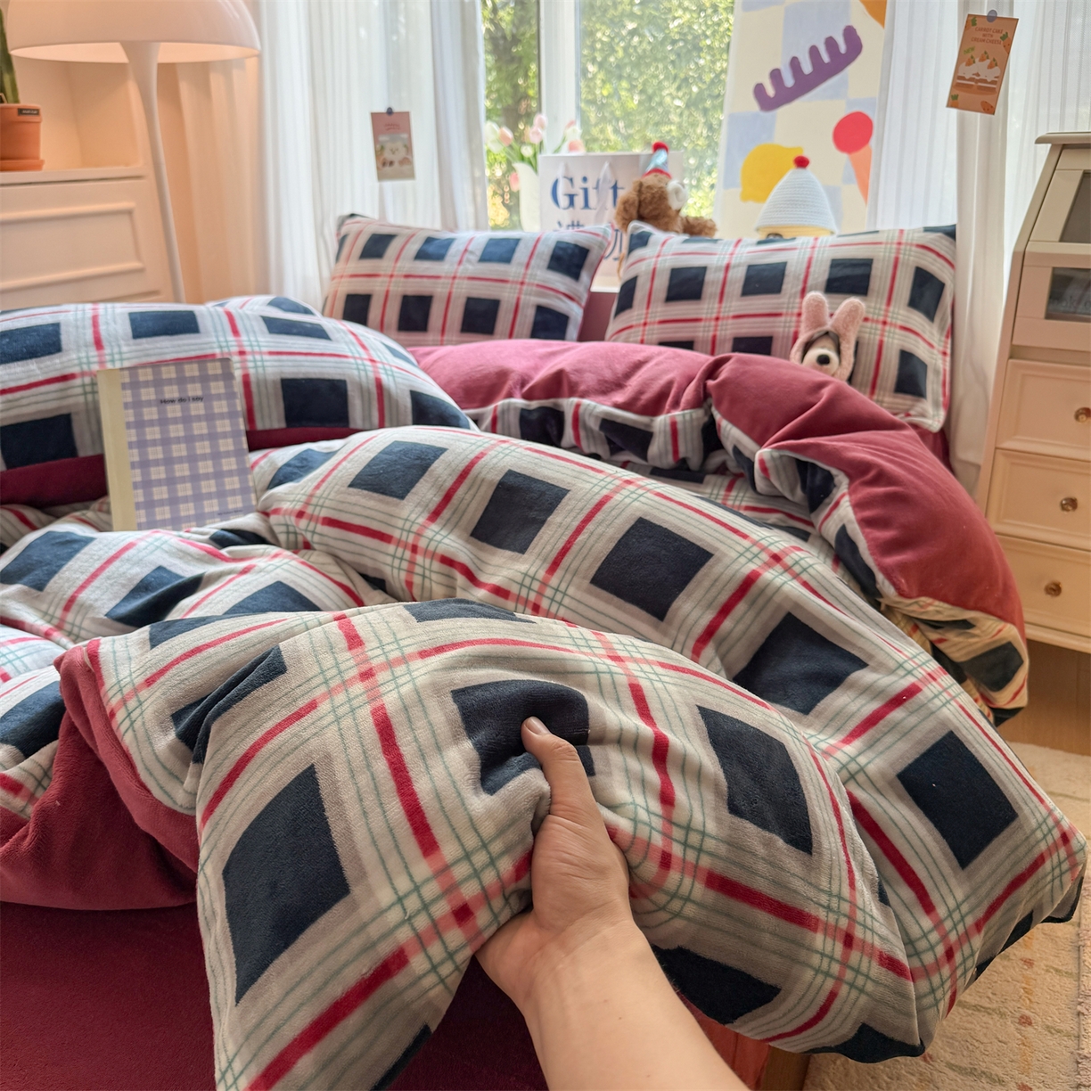 91家纺网 家纺一手货源 找家纺 温眠家纺 2025新款全工艺200克牛奶绒印花四件套 马德里