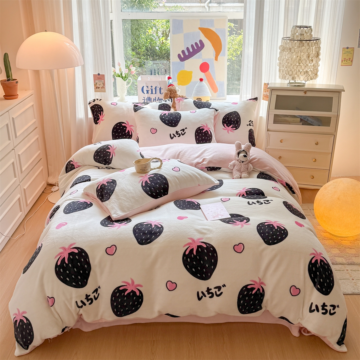 91家纺网 家纺一手货源 找家纺 温眠家纺 2025新款全工艺200克牛奶绒印花四件套 山野莓莓