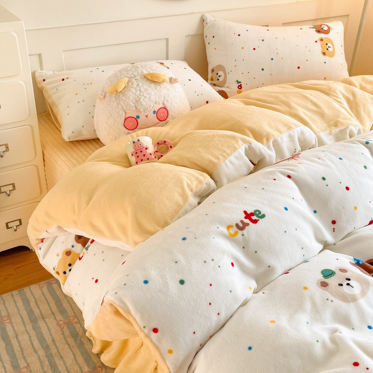 91家纺网 家纺一手货源 找家纺 （总）摩妮卡 2025新款牛奶绒印花夹棉床盖印花四件套