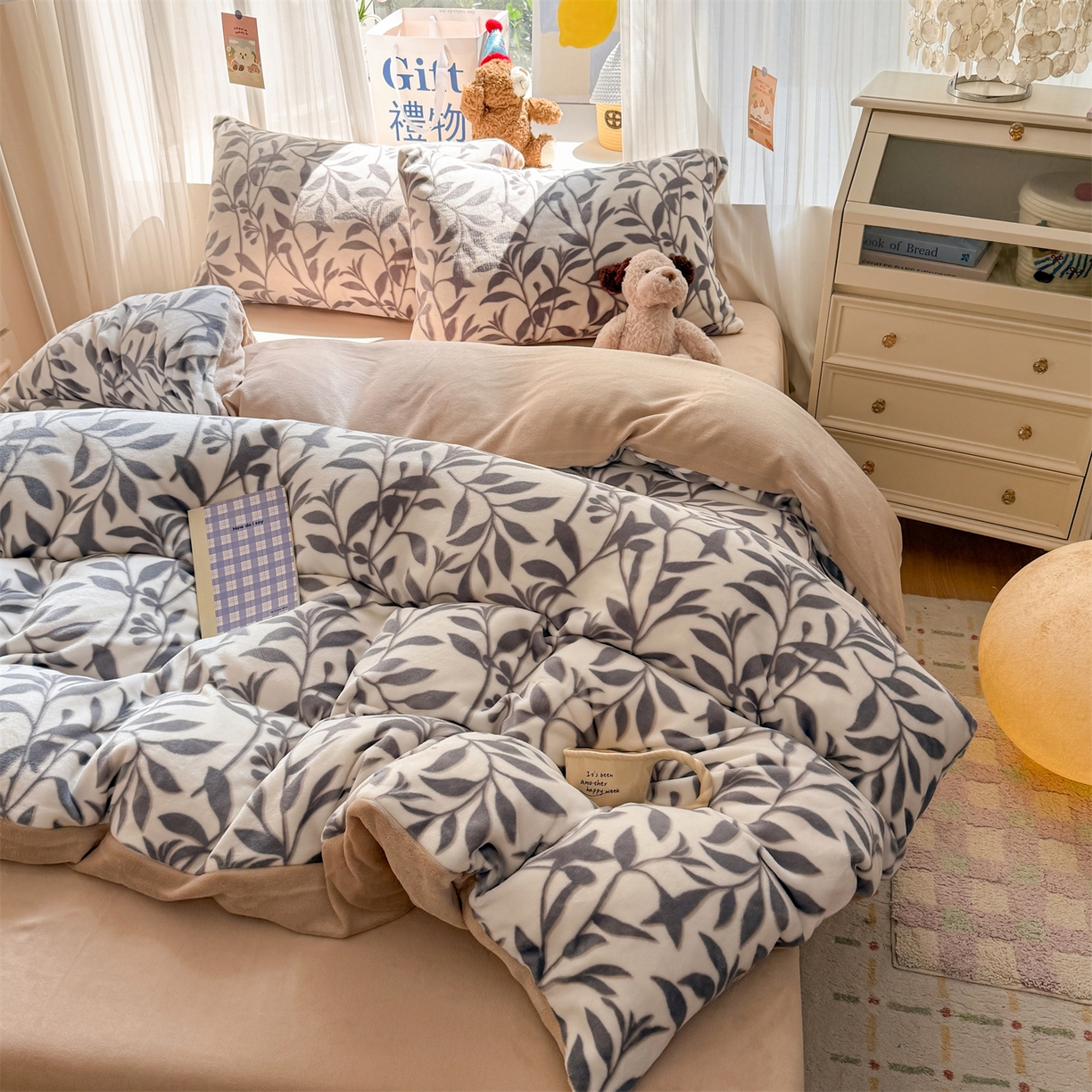 91家纺网 家纺一手货源 找家纺 温眠家纺 2025新款全工艺200克牛奶绒印花四件套 花间集