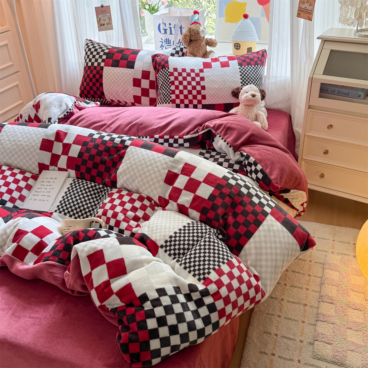 91家纺网 家纺一手货源 找家纺 温眠家纺 2025新款全工艺200克牛奶绒印花四件套 迷格