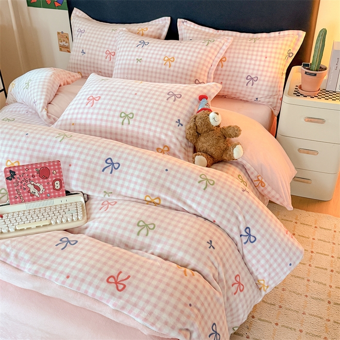 91家纺网 家纺一手货源 找家纺 温眠家纺 2025新款加厚牛奶绒四件套跑量款 彩色物语红