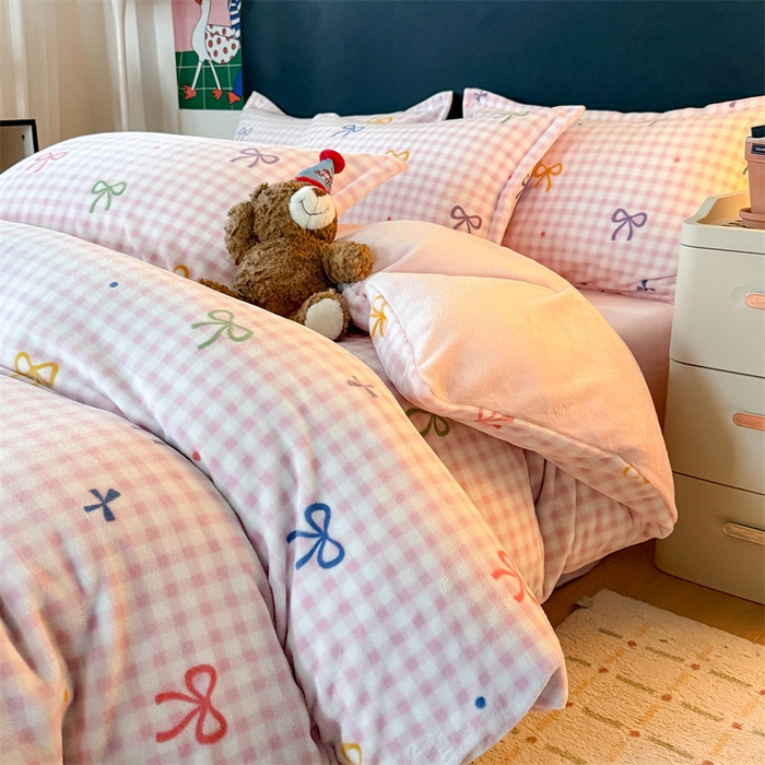 91家纺网 家纺一手货源 找家纺 温眠家纺 2025新款加厚牛奶绒四件套跑量款 彩色物语红