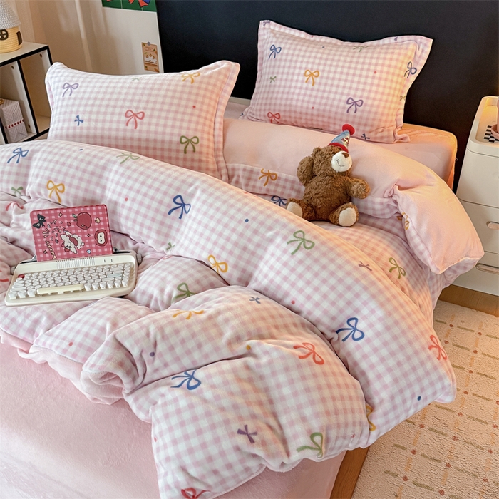 91家纺网 家纺一手货源 找家纺 温眠家纺 2025新款加厚牛奶绒四件套跑量款 彩色物语红