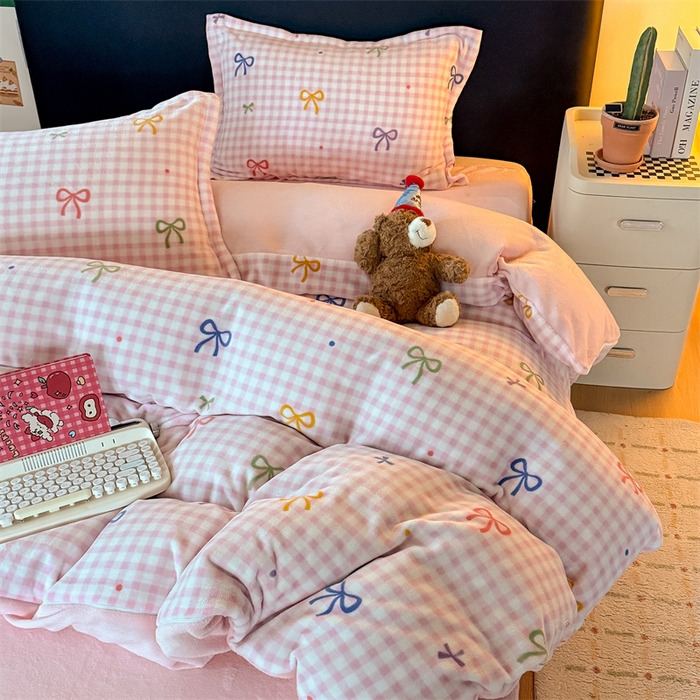 91家纺网 家纺一手货源 找家纺 温眠家纺 2025新款加厚牛奶绒四件套跑量款 彩色物语红