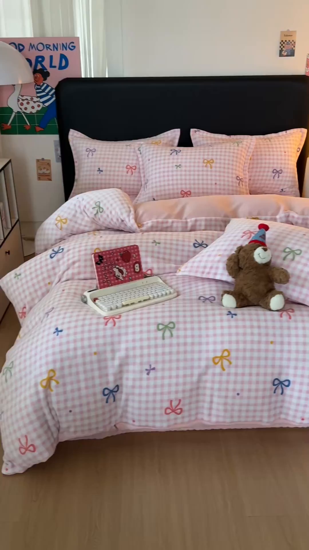 91家纺网 家纺一手货源 找家纺 温眠家纺 2025新款加厚牛奶绒四件套跑量款 彩色物语红