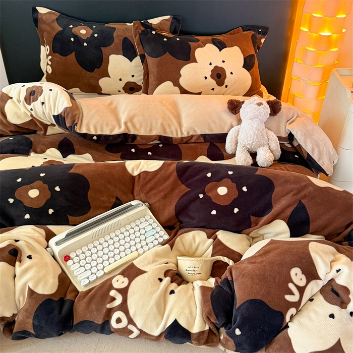 温眠家纺 2025新款加厚牛奶绒四件套跑量款 繁花物语