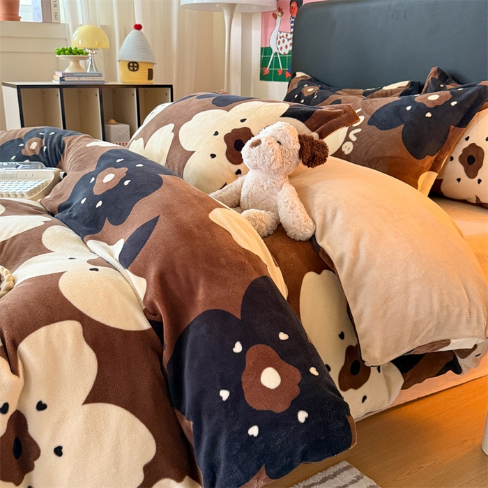 91家纺网 家纺一手货源 找家纺 温眠家纺 2025新款加厚牛奶绒四件套跑量款 繁花物语