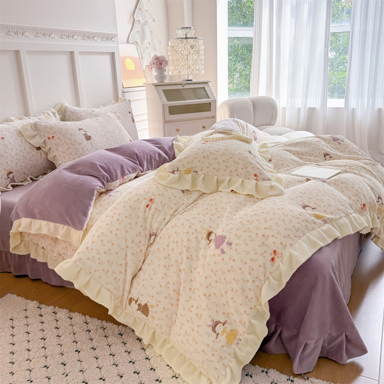 91家纺网 家纺一手货源 找家纺 温眠家纺 2025新款200g全工艺牛奶绒花边款四件套吊边床单 春意