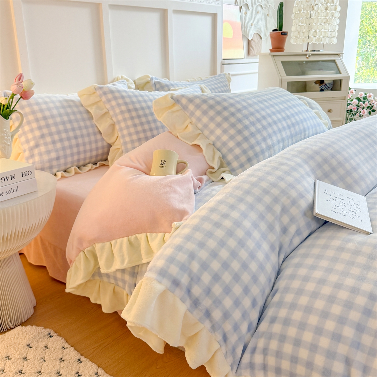 91家纺网 家纺一手货源 找家纺 温眠家纺 2025新款200g全工艺牛奶绒花边款四件套吊边床单 天蓝格