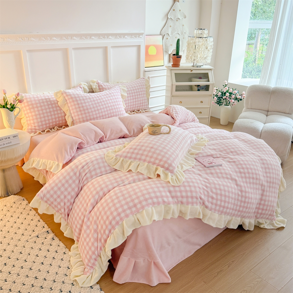 温眠家纺 2025新款200g全工艺牛奶绒花边款四件套吊边床单 浅粉格