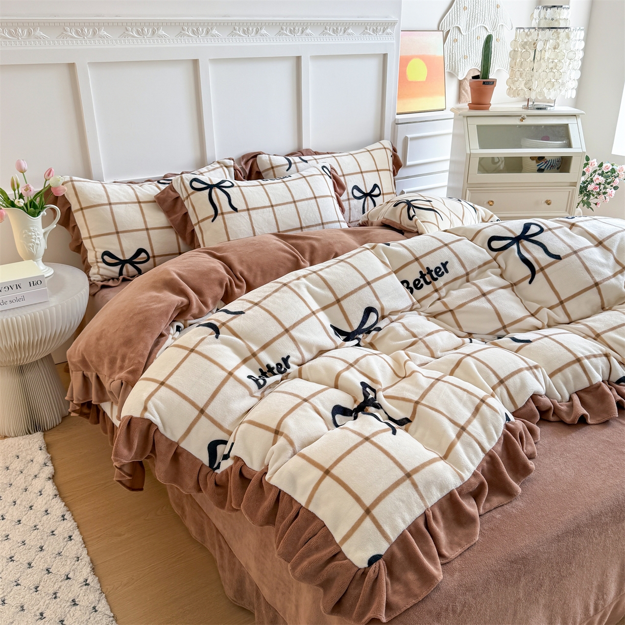 91家纺网 家纺一手货源 找家纺 温眠家纺 2025新款200g全工艺牛奶绒花边款四件套吊边床单 奶茶蝴蝶结