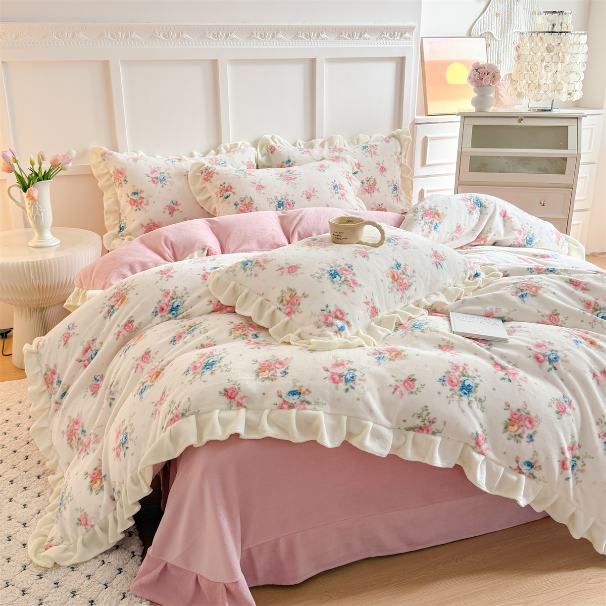 91家纺网 家纺一手货源 找家纺 温眠家纺 2025新款200g全工艺牛奶绒花边款四件套吊边床单 甜美梦境