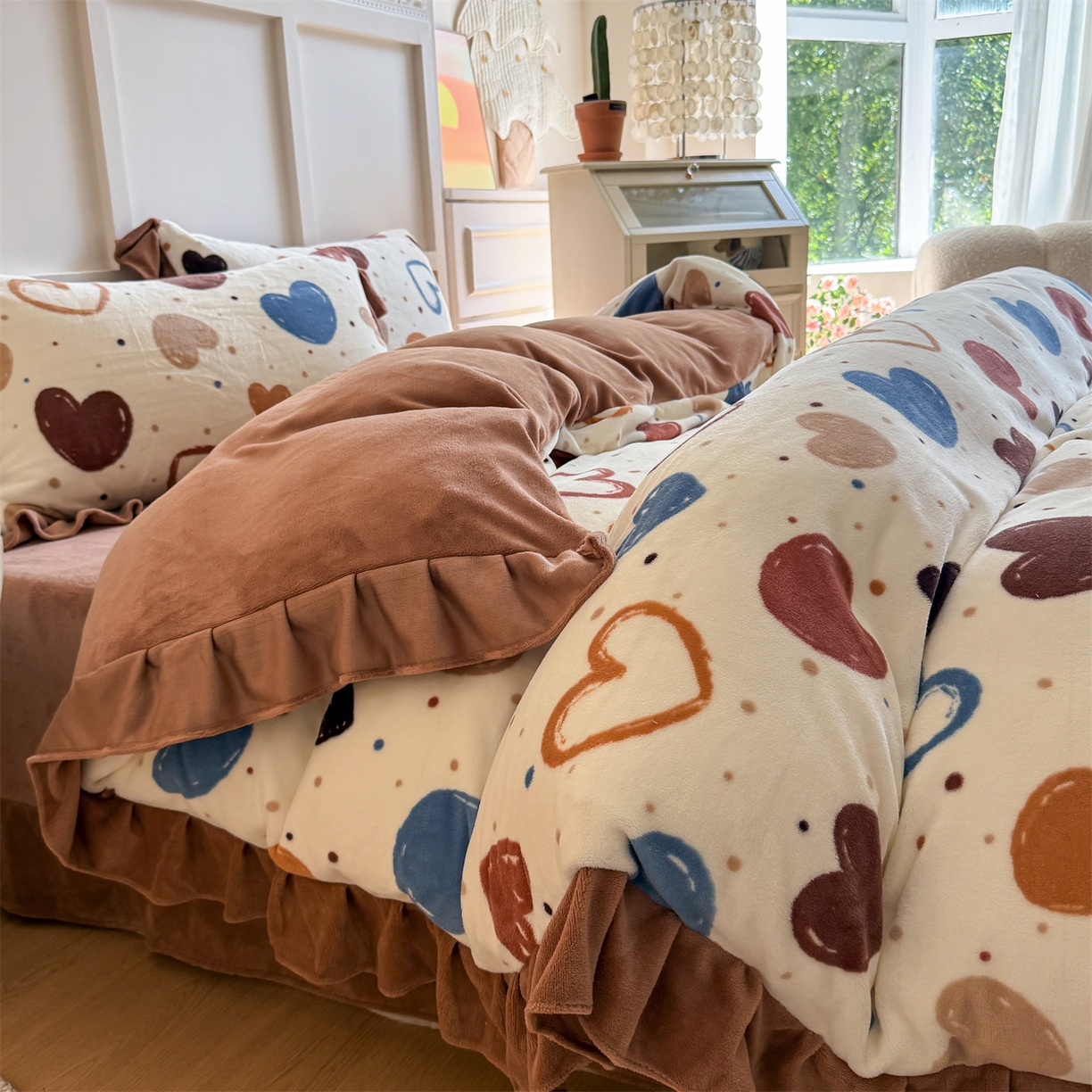 91家纺网 家纺一手货源 找家纺 温眠家纺 2025新款200g全工艺牛奶绒花边款四件套吊边床单 心意