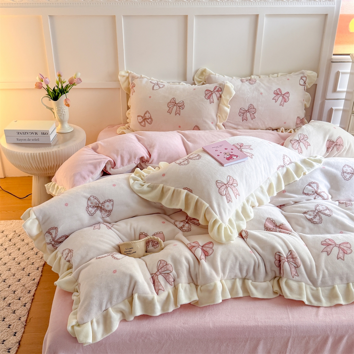 91家纺网 家纺一手货源 找家纺 温眠家纺 2025新款200g全工艺牛奶绒花边款四件套吊边床单 蝴蝶结