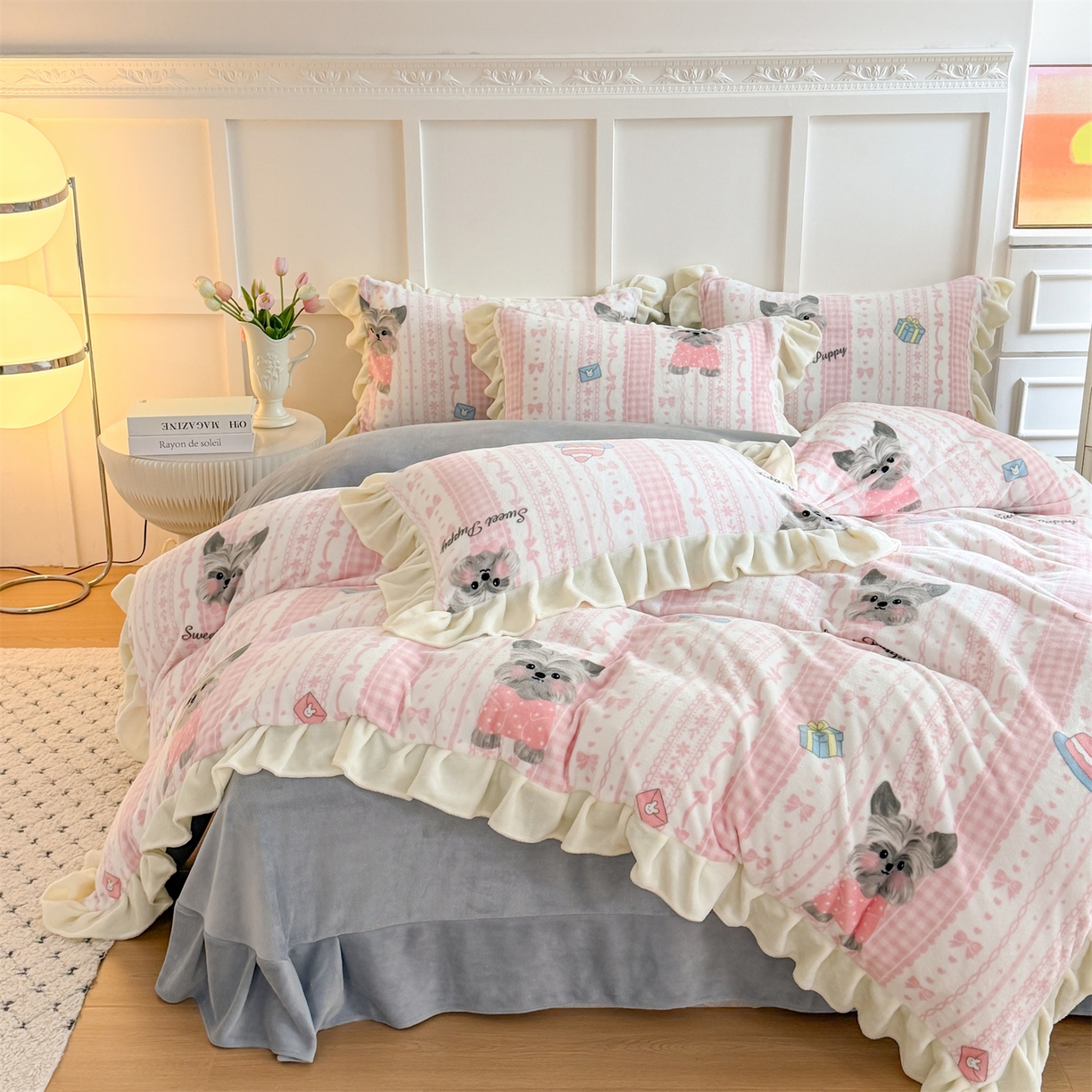 91家纺网 家纺一手货源 找家纺 温眠家纺 2025新款200g全工艺牛奶绒花边款四件套吊边床单 雪纳瑞