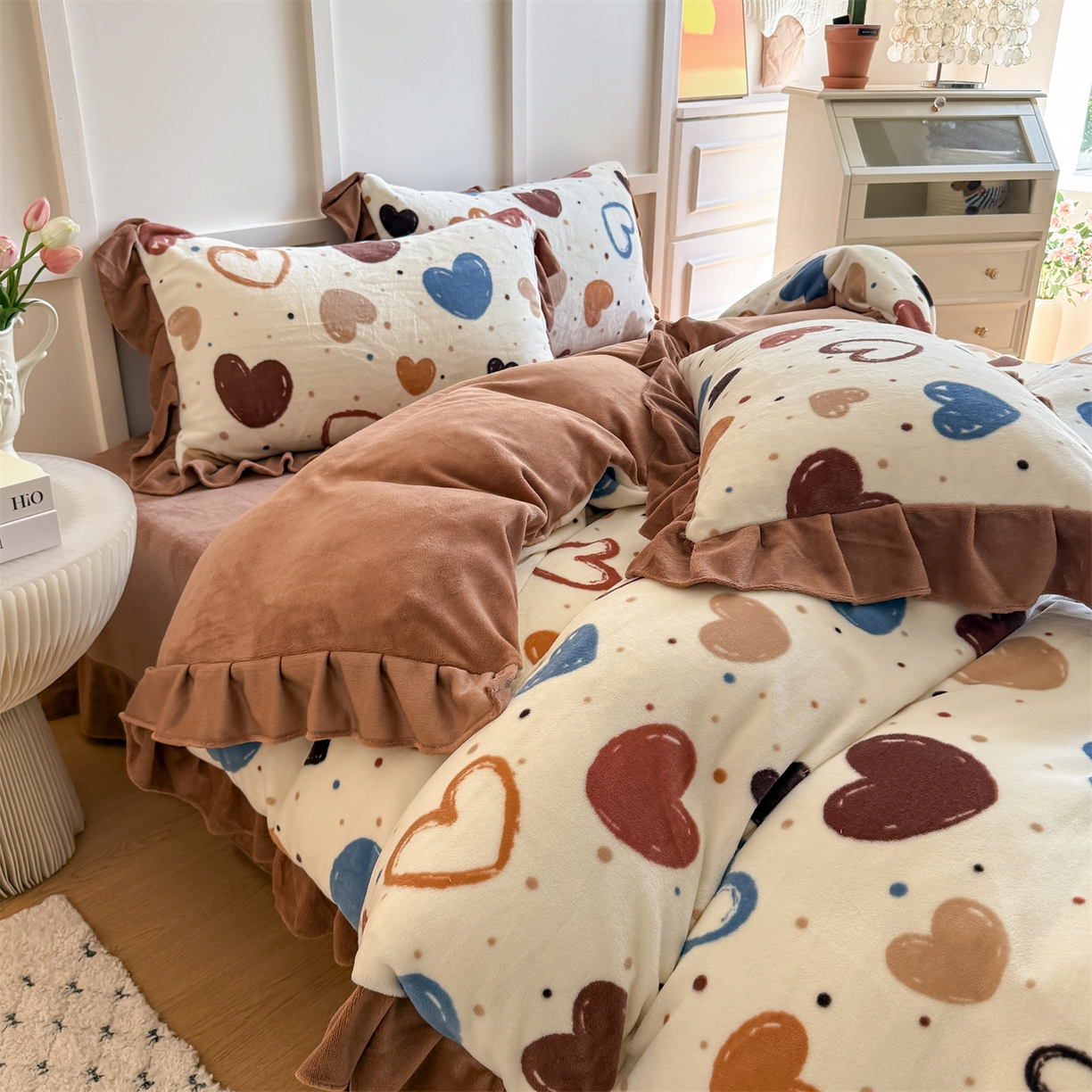 91家纺网 家纺一手货源 找家纺 温眠家纺 2025新款200g全工艺牛奶绒花边款四件套吊边床单 心意